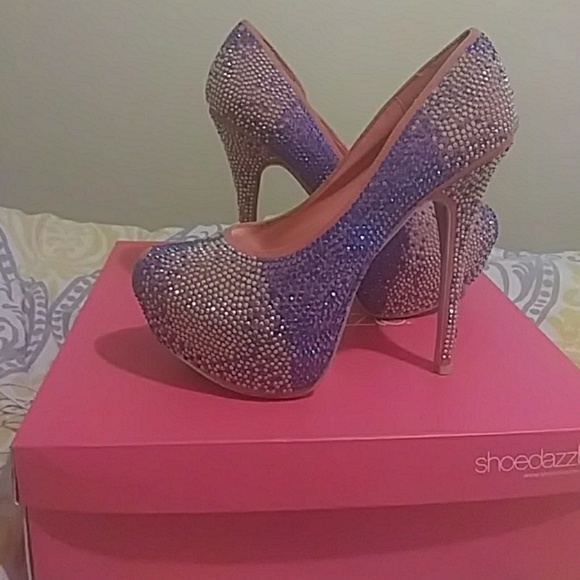 Shoes - Picture 1 of 3